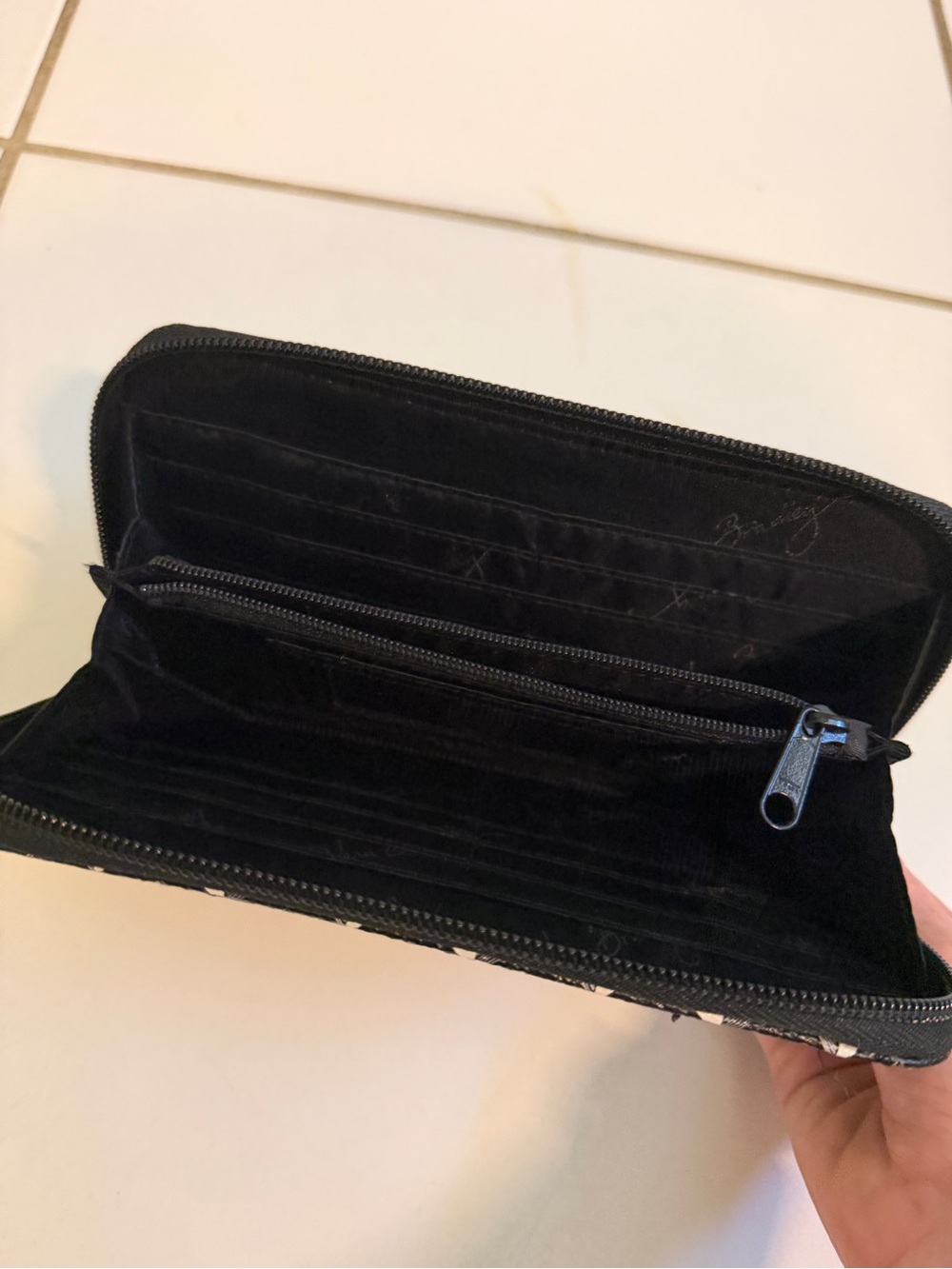 Vera Bradley Black and White Geometric Zip Wallet - Picture 3 of 4